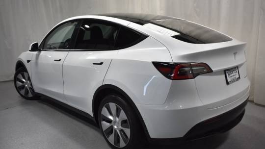 2021 Tesla Model Y 5YJYGDEE8MF065759