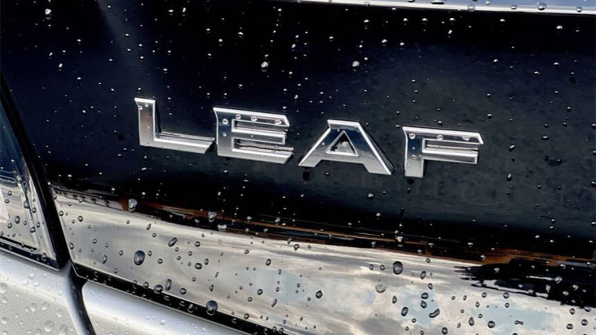 2021 Nissan LEAF 1N4AZ1CV7MC554184