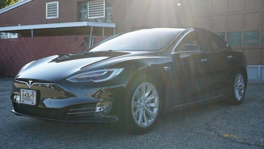 2018 Tesla Model S 5YJSA1E24JF288016