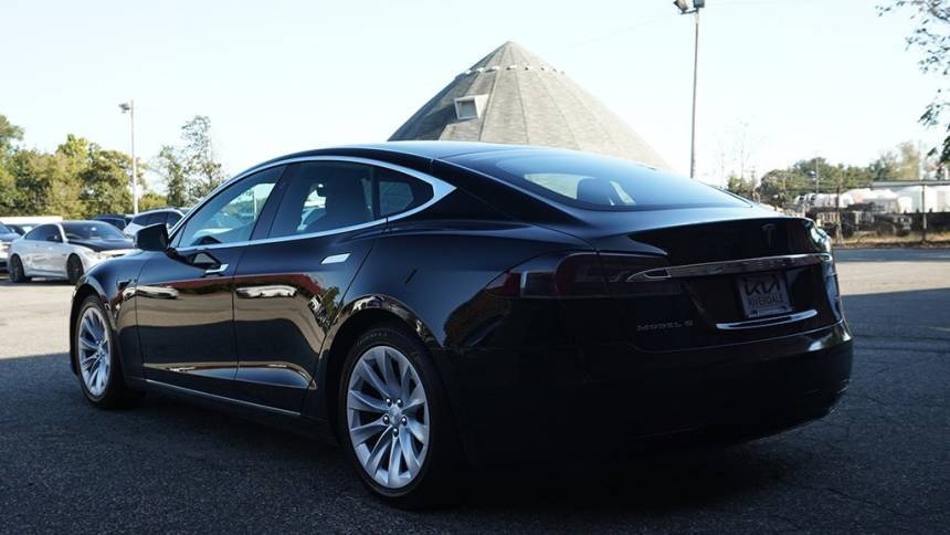 2018 Tesla Model S 5YJSA1E24JF288016