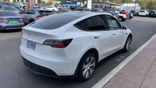 2021 Tesla Model Y 5YJYGDEE5MF142121