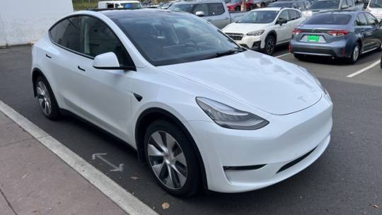 2021 Tesla Model Y 5YJYGDEE5MF142121