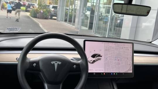 2021 Tesla Model Y 5YJYGDEE5MF142121