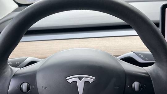 2021 Tesla Model Y 5YJYGDEE5MF142121