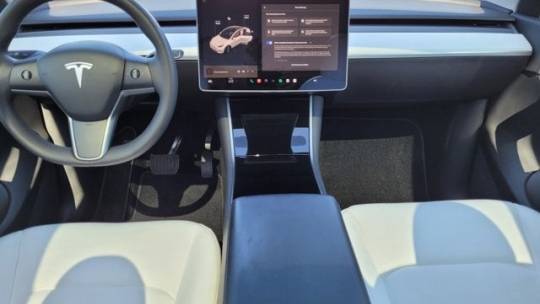 2021 Tesla Model Y 5YJYGDEE9MF087978