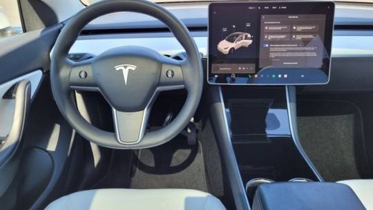 2021 Tesla Model Y 5YJYGDEE9MF087978
