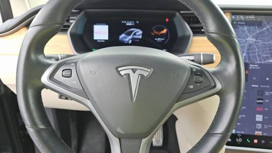 2018 Tesla Model X 5YJXCDE27JF115558