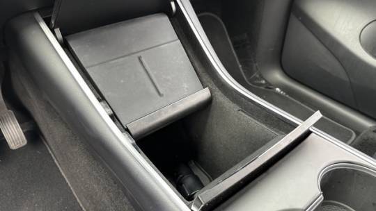 2020 Tesla Model Y 5YJYGDEE4LF053638