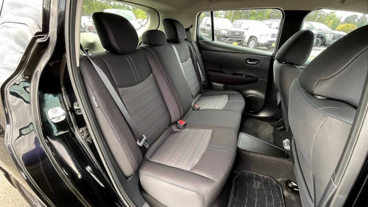 2021 Nissan LEAF 1N4AZ1CV1MC555234