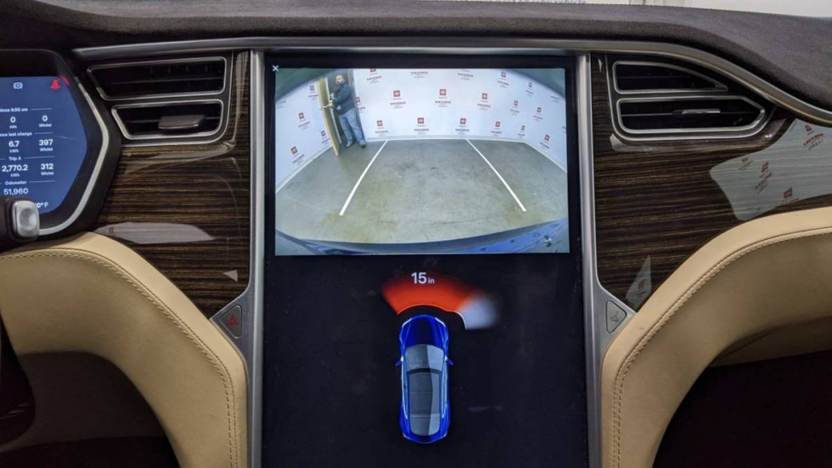 2016 Tesla Model S 5YJSA1E25GF130034