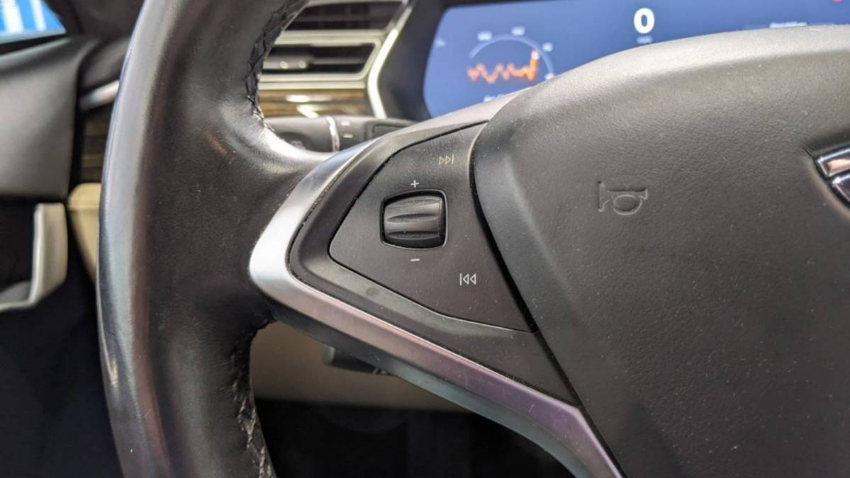 2016 Tesla Model S 5YJSA1E25GF130034