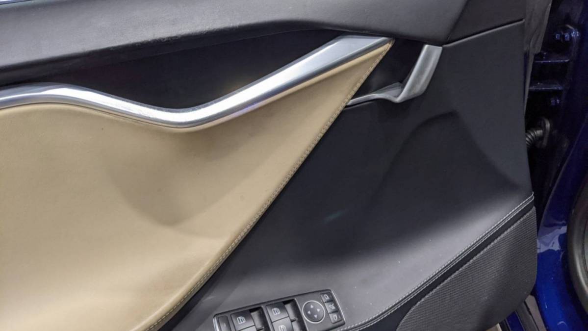 2016 Tesla Model S 5YJSA1E25GF130034