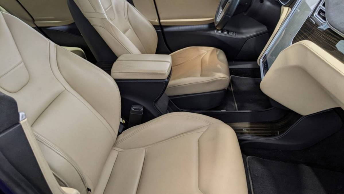 2016 Tesla Model S 5YJSA1E25GF130034