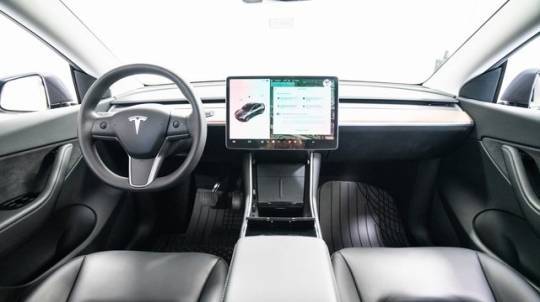 2020 Tesla Model Y 5YJYGDEE0LF025156