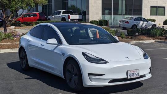 2018 Tesla Model 3 5YJ3E1EB4JF085247