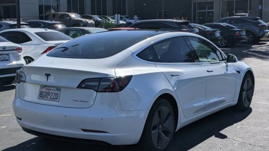 2018 Tesla Model 3 5YJ3E1EB4JF085247