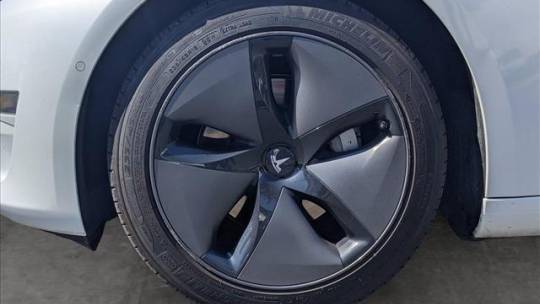 2018 Tesla Model 3 5YJ3E1EB4JF085247