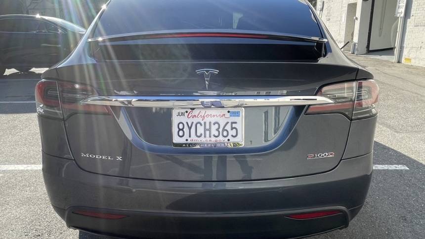 2018 Tesla Model X 5YJXCDE46JF105010