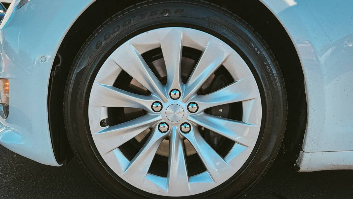 2018 Tesla Model S 5YJSA1E28JF281084