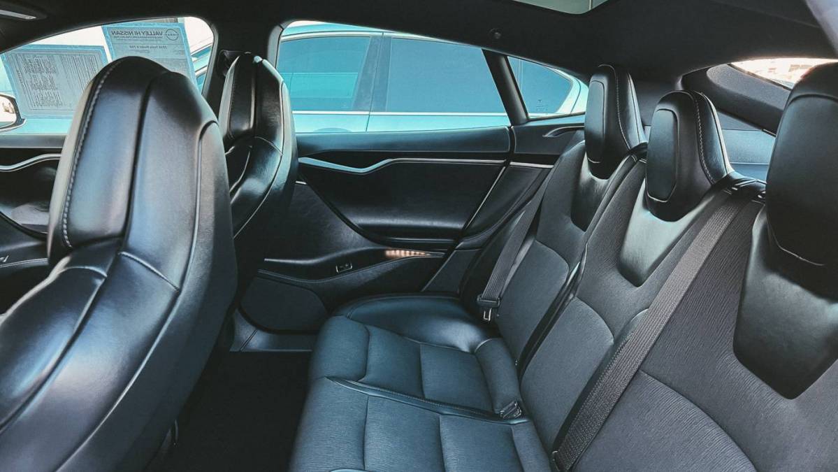 2018 Tesla Model S 5YJSA1E28JF281084