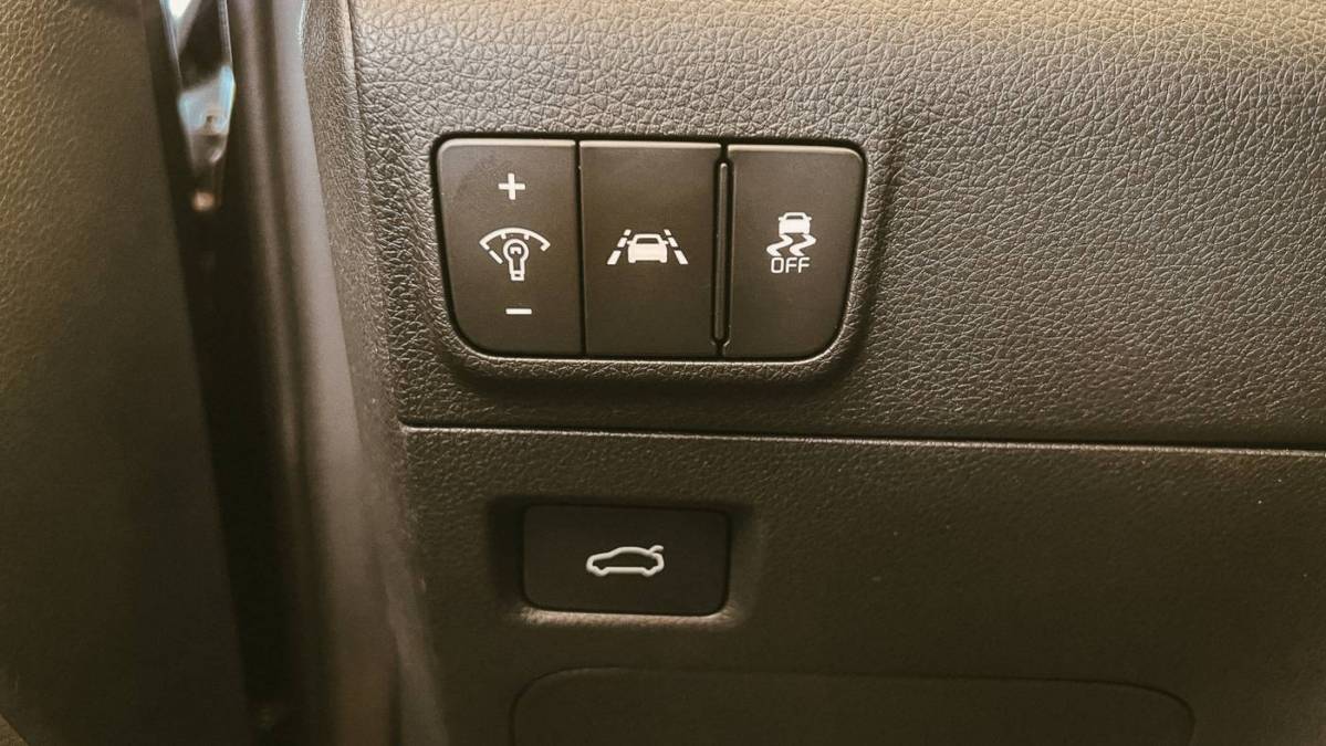 2018 Tesla Model S 5YJSA1E28JF281084