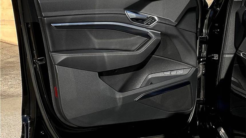 2021 Audi e-tron WA12AAGE7MB000546