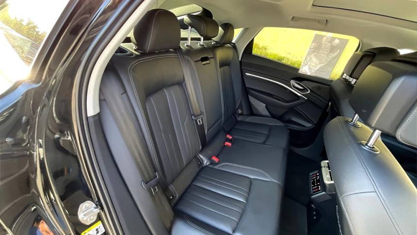 2021 Audi e-tron WA12AAGE7MB000546