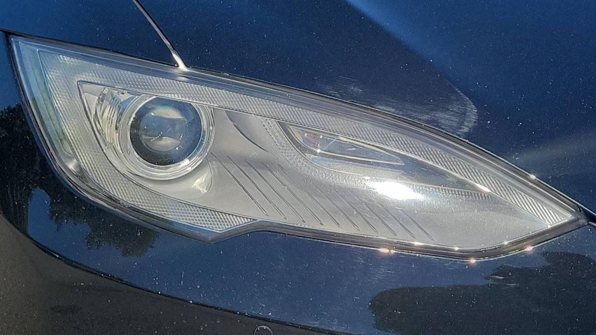 2014 Tesla Model S 5YJSA1H21EFP67477