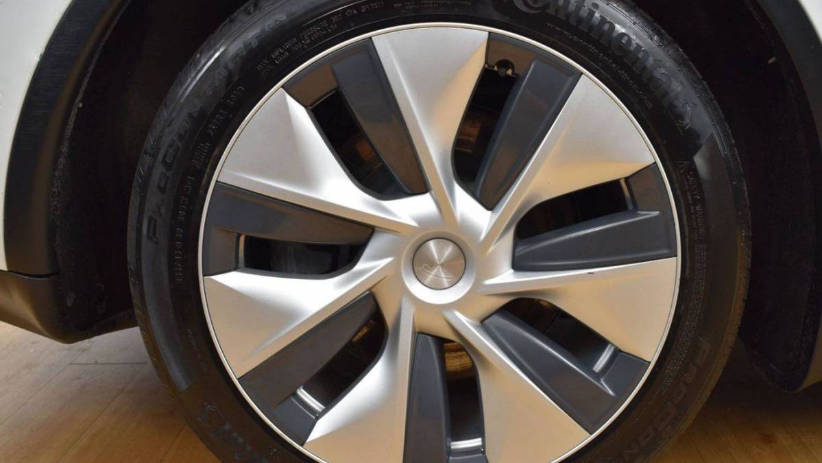 2020 Tesla Model Y 5YJYGDEE2LF044212