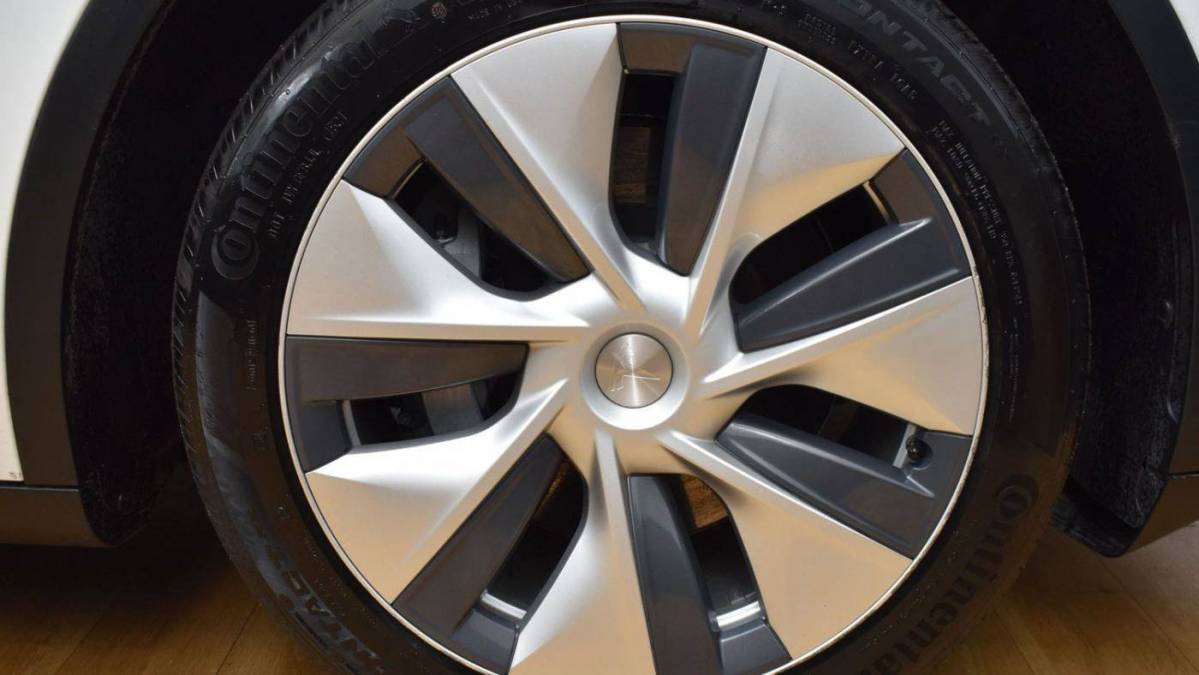 2020 Tesla Model Y 5YJYGDEE2LF044212