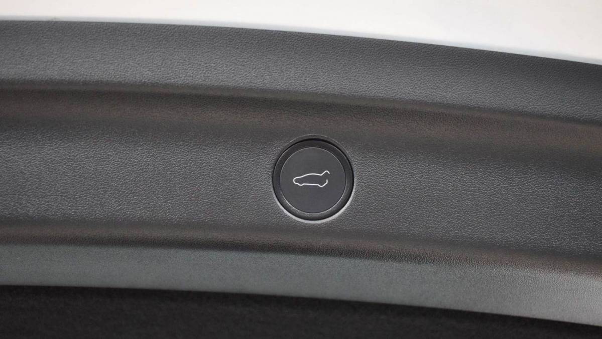 2020 Tesla Model Y 5YJYGDEE2LF044212