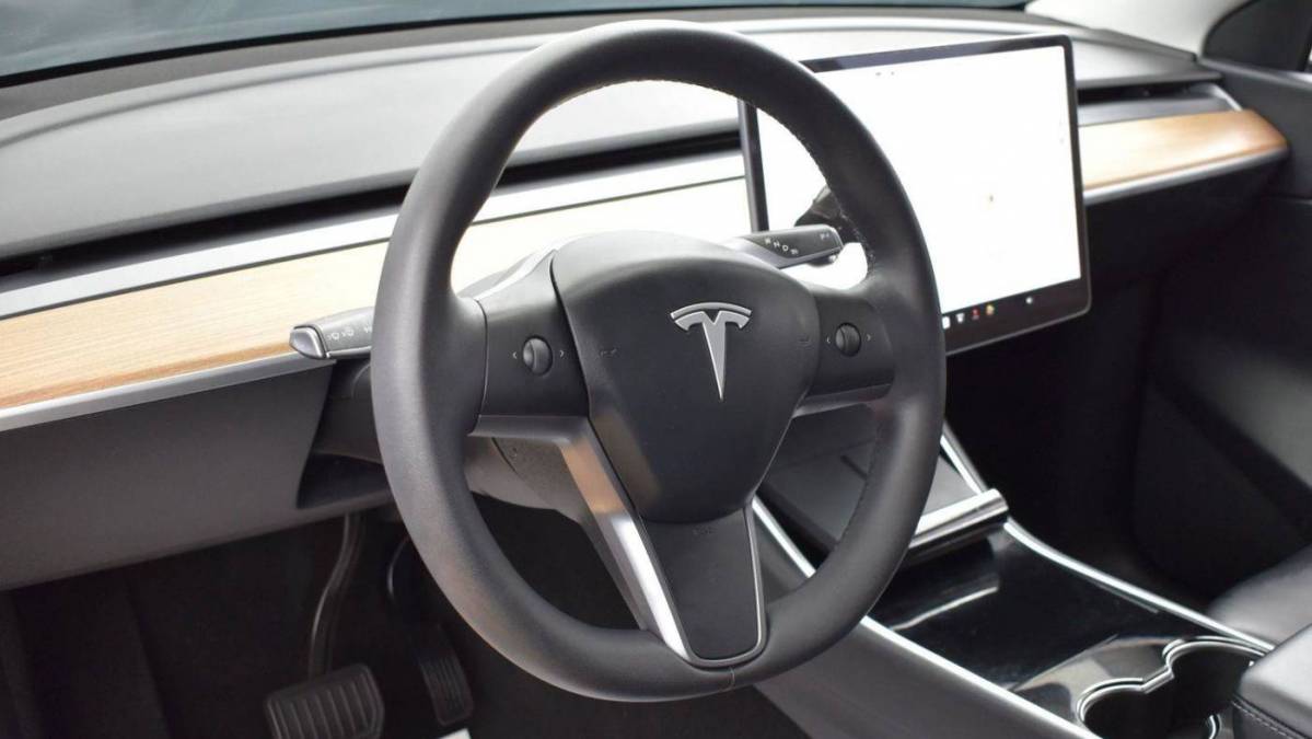 2020 Tesla Model Y 5YJYGDEE2LF044212