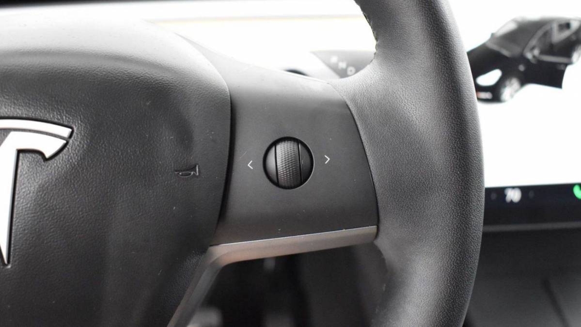 2020 Tesla Model Y 5YJYGDEE2LF044212