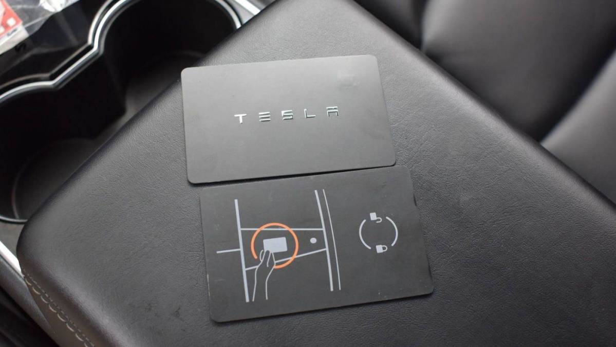 2020 Tesla Model Y 5YJYGDEE2LF044212