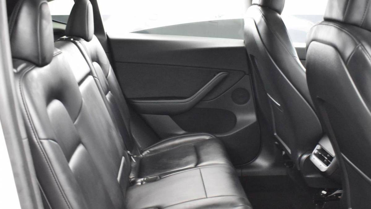 2020 Tesla Model Y 5YJYGDEE2LF044212
