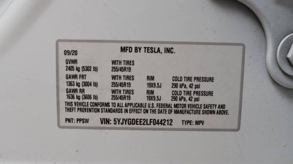 2020 Tesla Model Y 5YJYGDEE2LF044212