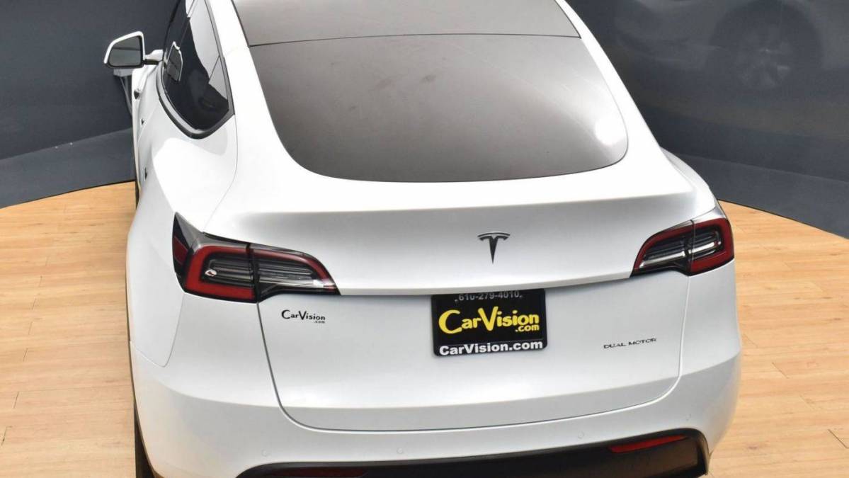 2020 Tesla Model Y 5YJYGDEE2LF044212
