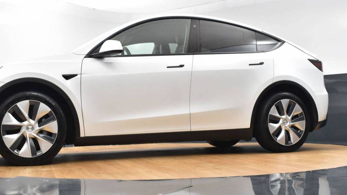 2020 Tesla Model Y 5YJYGDEE2LF044212