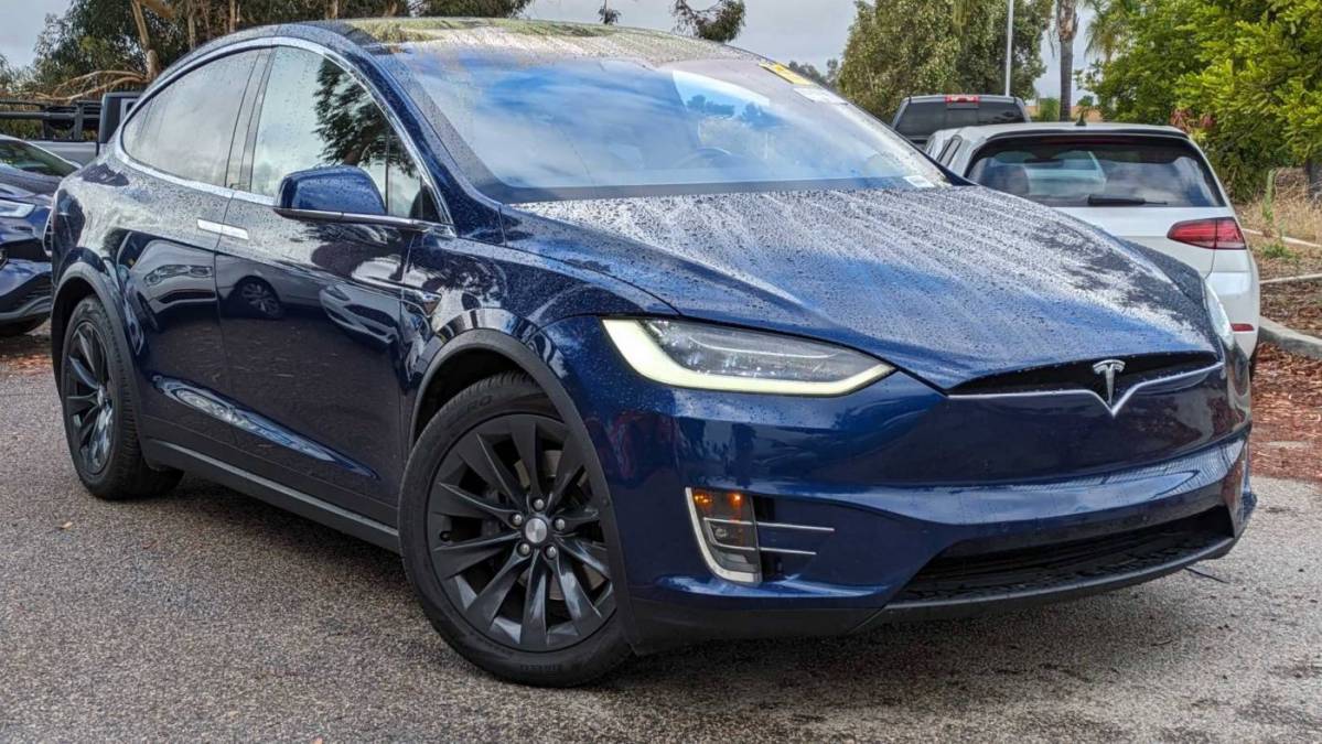 2018 Tesla Model X 5YJXCDE29JF114119