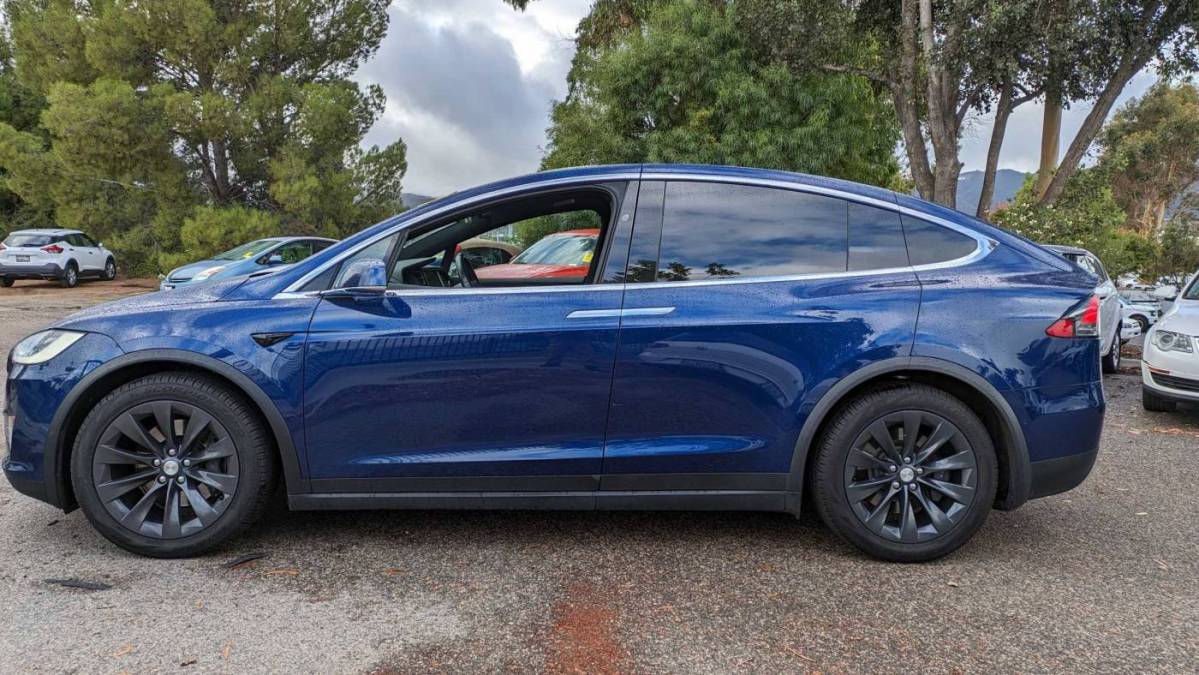 2018 Tesla Model X 5YJXCDE29JF114119