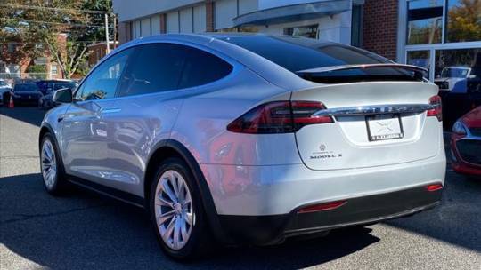 2018 Tesla Model X 5YJXCDE41JF099357