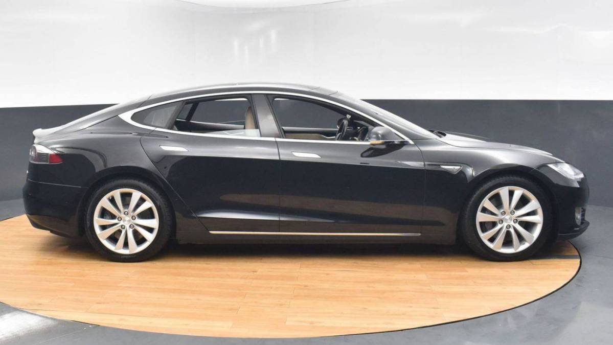 2016 Tesla Model S 5YJSA1E26GF122394