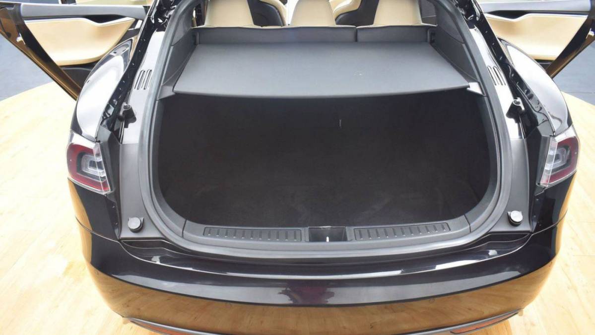 2016 Tesla Model S 5YJSA1E26GF122394