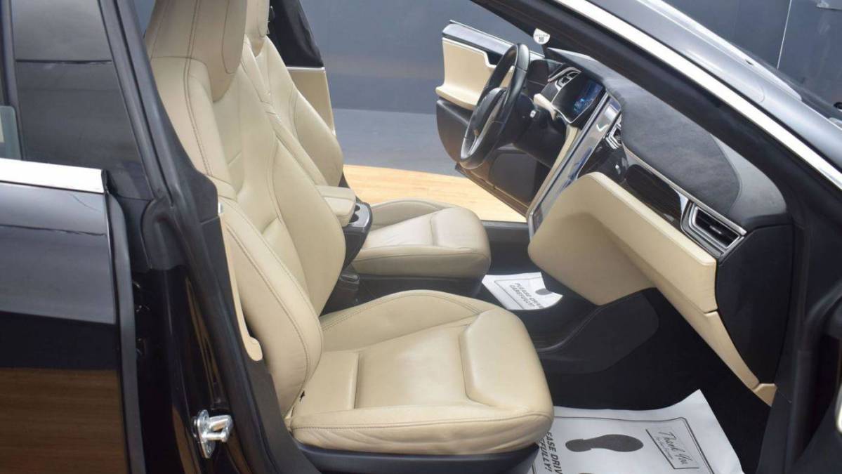 2016 Tesla Model S 5YJSA1E26GF122394