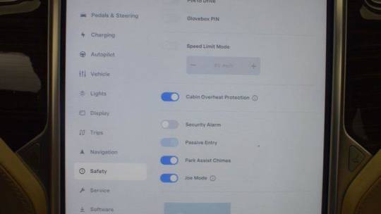 2016 Tesla Model S 5YJSA1E26GF122394