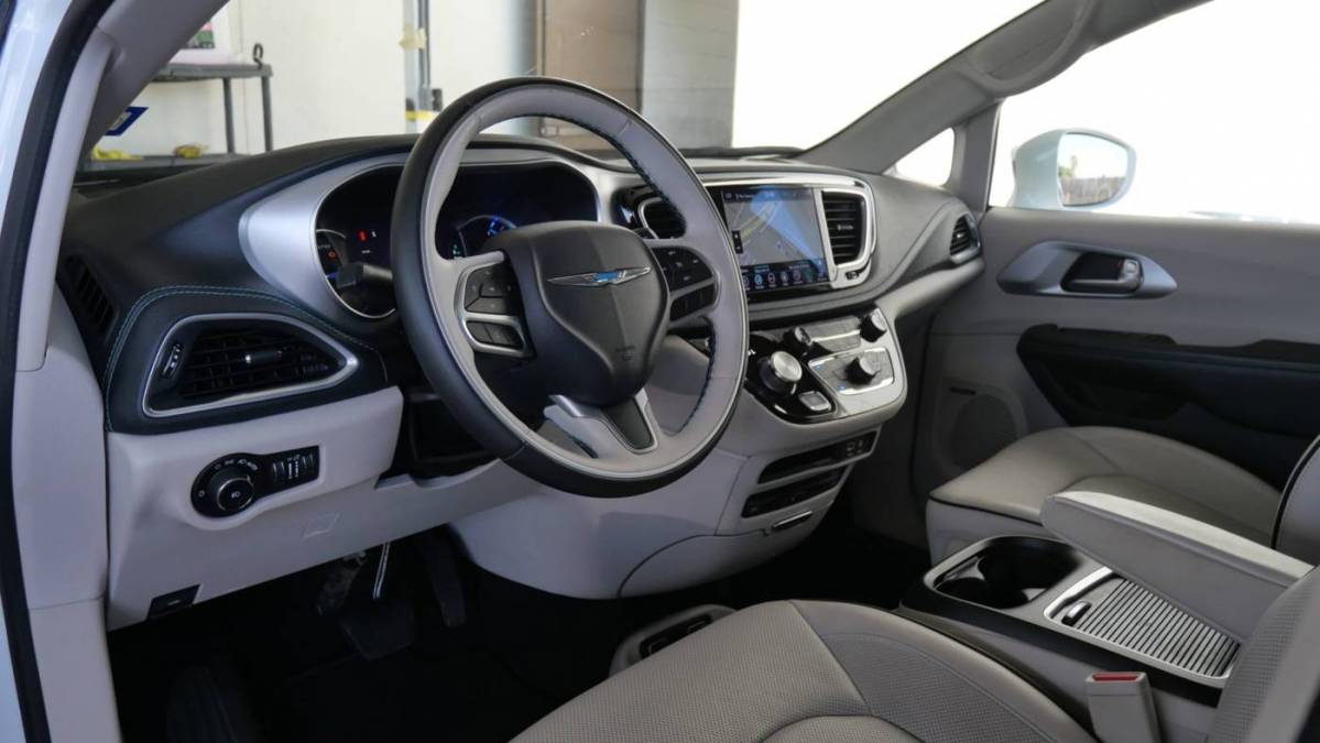 2018 Chrysler Pacifica Hybrid 2C4RC1N70JR289737