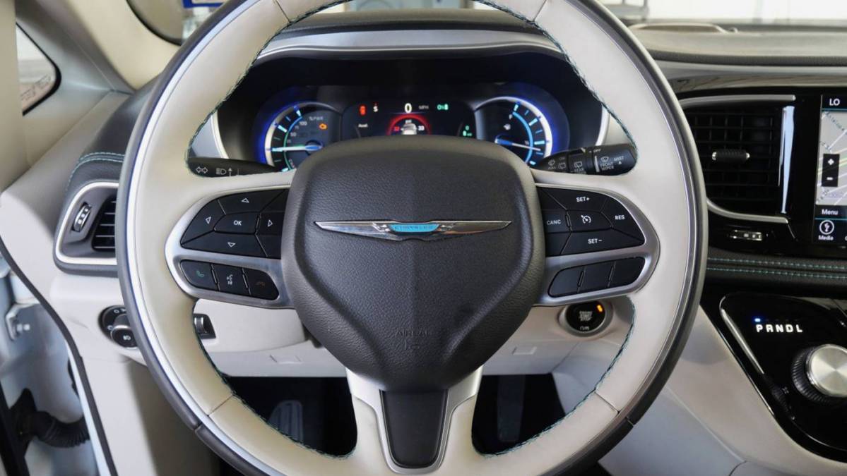 2018 Chrysler Pacifica Hybrid 2C4RC1N70JR289737