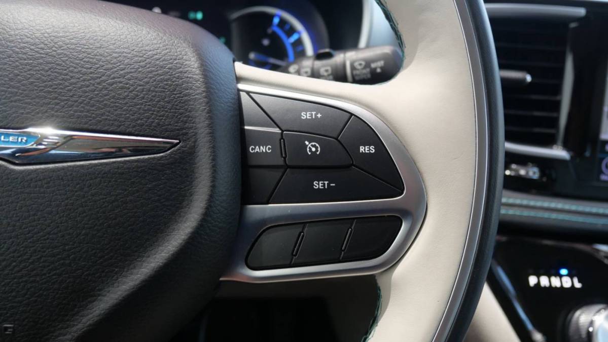 2018 Chrysler Pacifica Hybrid 2C4RC1N70JR289737
