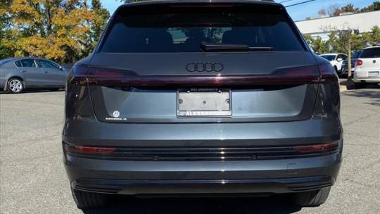 2021 Audi e-tron WA1LAAGE6MB021344