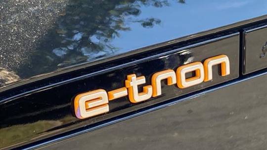 2021 Audi e-tron WA1LAAGE6MB021344